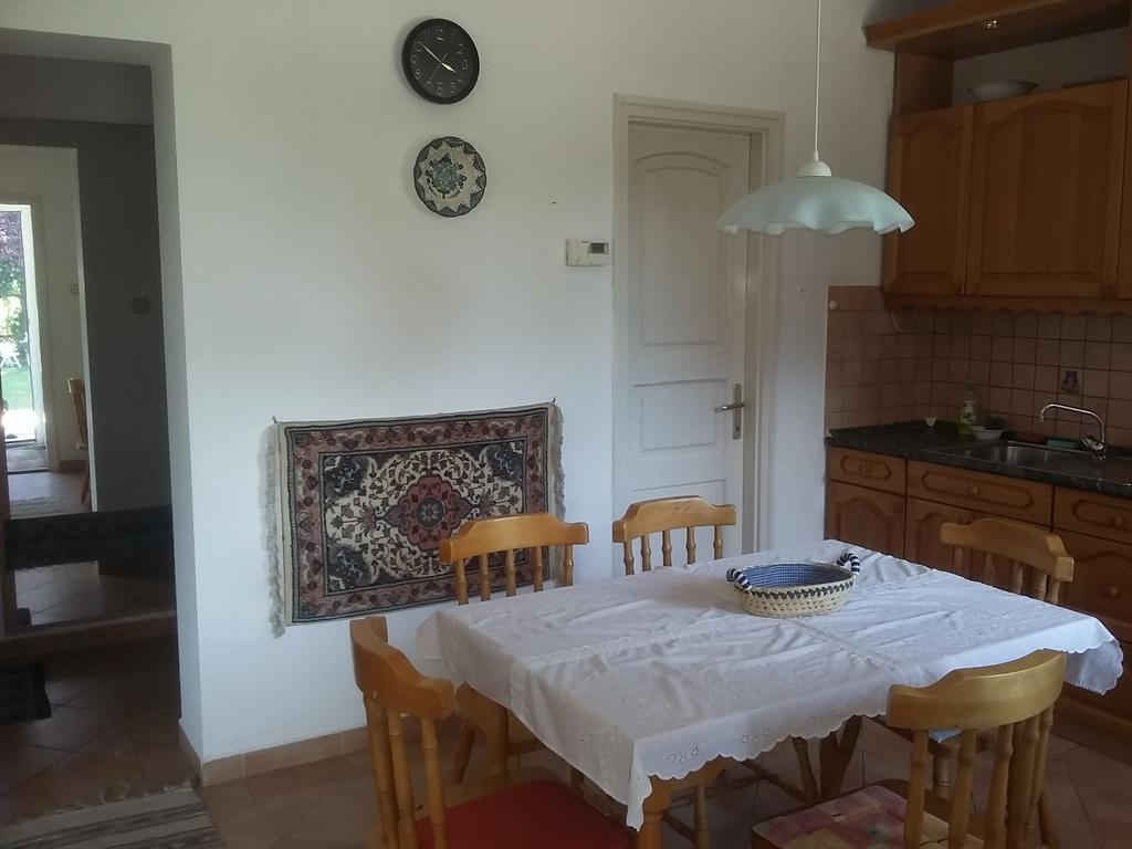 Gesztenyes Vendeghaz Harkány Εξωτερικό φωτογραφία